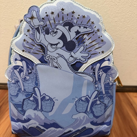 NWT Loungefly Disney Fantasia Mickey Mouse Sorcerer Light Up Backpack - Picture 4 of 7